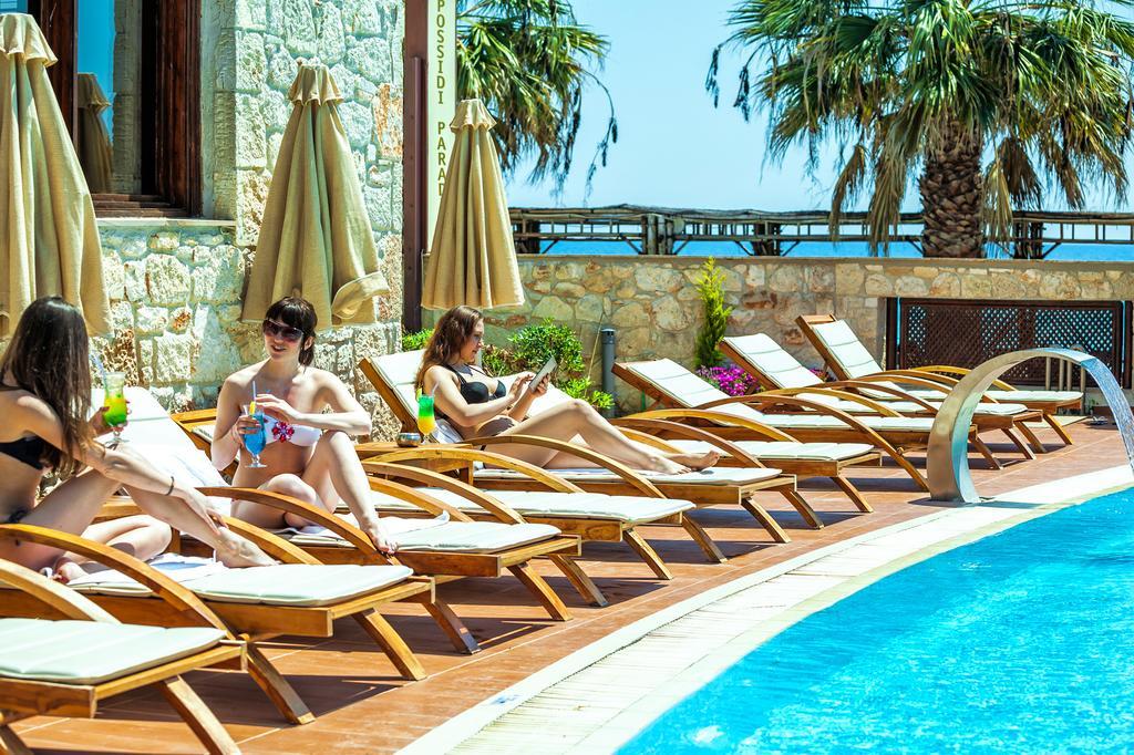 Xenios Possidi Paradise Hotel エクステリア 写真